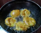 A picture of step 3 of Baigani or baigan Bara.