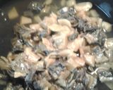 A picture of step 7 of Hotpot spicy woodear chicken soup.