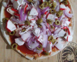 Foto del paso 2 de la receta: Pizzeta de surimi con pan pita 🍕🍕