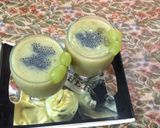 A picture of step 2 of Kiwi grapes smoothie.