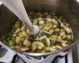 Cukkini krémleves kolbásszal recept fázis 6 fotója