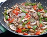 Foto del paso 4 de la receta: Fritada picante de portobellos y otras verduras