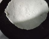 A picture of step 3 of Rice flour roti.