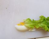 รูปขั้นตอนการทำที่ 3 ของ สลัดม้วนปูเบนโตะและไข่ต้ม