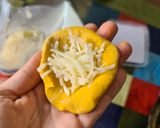 Hình bước làm 2 của món Bánh bí đỏ nhân phômai