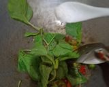 Foto langkah ke 4 dari resep Oseng Tempe Kecipir Bayam.