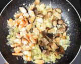 Foto del paso 3 de la receta: Risotto de langostinos y mix de setas