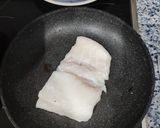 Foto del paso 5 de la receta: Bacalao Skrei con Mantequilla de Miso al limón y Cebolla caramelizada