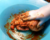 Foto del paso 8 de la receta: Pollo confitado al horno con pasas y orejones