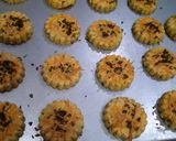 Foto langkah ke 4 dari resep Garlic cheese cookies.