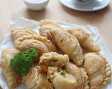 Foto langkah ke 8 dari resep Chicken Curry Puff (Karipap Pusing).