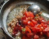 A picture of step 5 of Cauliflower n green peas kolhapuri masala gravy.