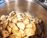 Foto del paso 6 de la receta: Pollo en salsa con champiñones, al brandy de Jerez
