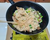 豬耳朵炒麵的食譜步驟4照片
