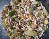A picture of step 2 of Fresh green salad.