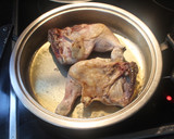 Foto del paso 2 de la receta: Contramuslos de pollo con tomate y setas variadas