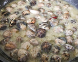 Foto del paso 5 de la receta: Almejas en salsa verde