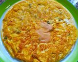 A picture of step 4 of Cheesy Omelette Pizza.