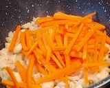Foto del paso 2 de la receta: Arroz Frito Cantonés con Pollo