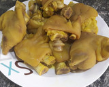Foto del paso 1 de la receta: Paella con manitas de cerdo, níscalos y coliflor