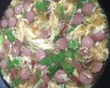 Foto langkah ke 5 dari resep Kwetiau Siram Sosis Telur.