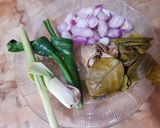 Foto langkah ke 2 dari resep Woku Ikan Tenggiri.