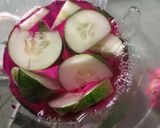 Foto langkah ke 2 dari resep Jus Buah Naga Timun.