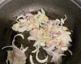 Foto langkah ke 2 dari resep Telor Ceplok Pedas Saus Tiram.