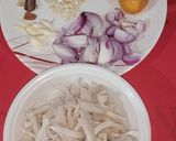 A picture of step 1 of Mushroom curry.