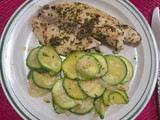 Filetes de pescado blanco marinados con cilantro y aceite de oliva