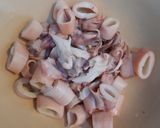 Foto langkah ke 1 dari resep Oseng Cumi Asin.