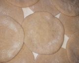 A picture of step 3 of Aloo paratha.