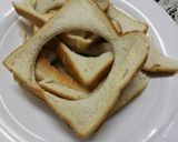 A picture of step 3 of Bread snacks.