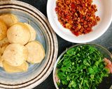 A picture of step 7 of Vegetarian Bún Bò.