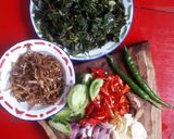 Foto langkah ke 2 dari resep Oseng daun pepaya.