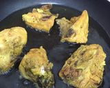 Foto langkah ke 5 dari resep Ayam Goreng Bumbu Kuning!.