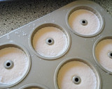 Foto del paso 11 de la receta: Aperitivo de panna cotta de trucha ahumada sobre galletas parmesanas