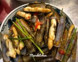 Hình bước làm 5 của món Ốc Móng Tay Xào Sả Ớt