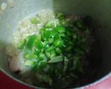 A picture of step 4 of Hariyali Pav bhaji.