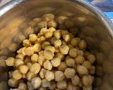 A picture of step 1 of Chickpea hummus.