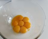 Une image de l'étape 2 de Chou à la crème pralinée et au caramel beurre salé.