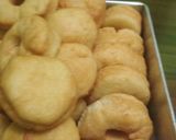 Foto langkah ke 6 dari resep Donat maizena.