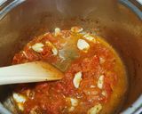 A picture of step 6 of 4 Ingredients Tomato Sauce.