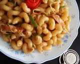 A picture of step 4 of Quick spiral macaroni.