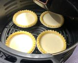 A picture of step 7 of Bubble Tea Pudding Tart.