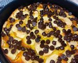 Une image de l'étape 6 de Gâteau au yaourt, pommes et pépites de chocolat.