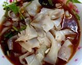 รูปขั้นตอนการทำที่ 7 ของ ก๋วยเตี๋ยวเส้นใหญ่น้ำผัก