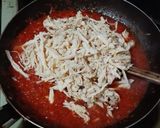 Foto del paso 4 de la receta: Espaguetis con pollo y ensalada con croutones
