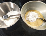 Foto del paso 1 de la receta: Galletitas de avena y miel con chips chocolate