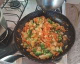 Foto del paso 3 de la receta: Tortilla de brócoli y puerro al horno